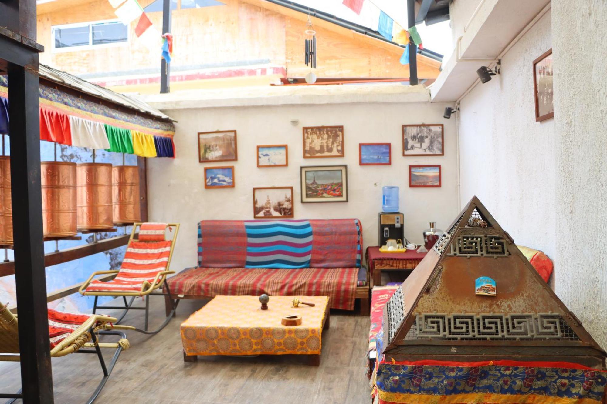 Energy Space Healing Inn Shangri-La Exterior foto