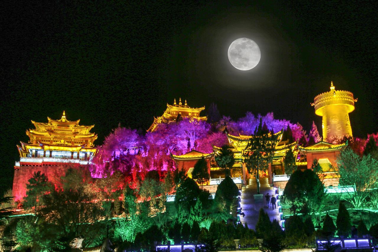 Energy Space Healing Inn Shangri-La Exterior foto